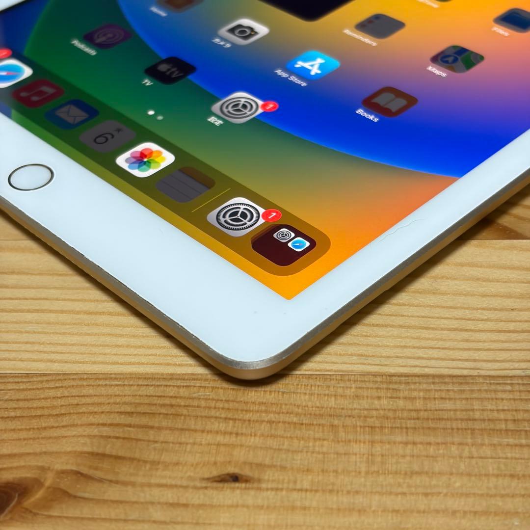 iPad 第五世代　32GB セルラーモデル　53801