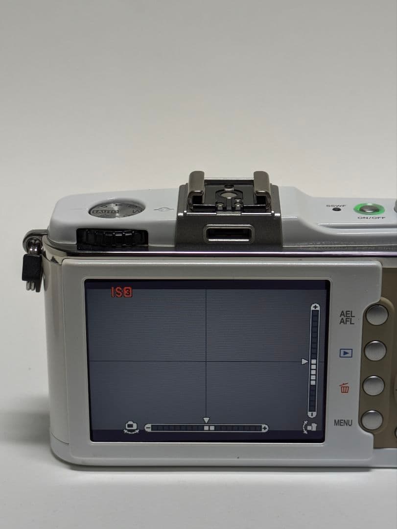 【美品】OLYMPUS ミラーレス一眼レフカメラ ホワイト