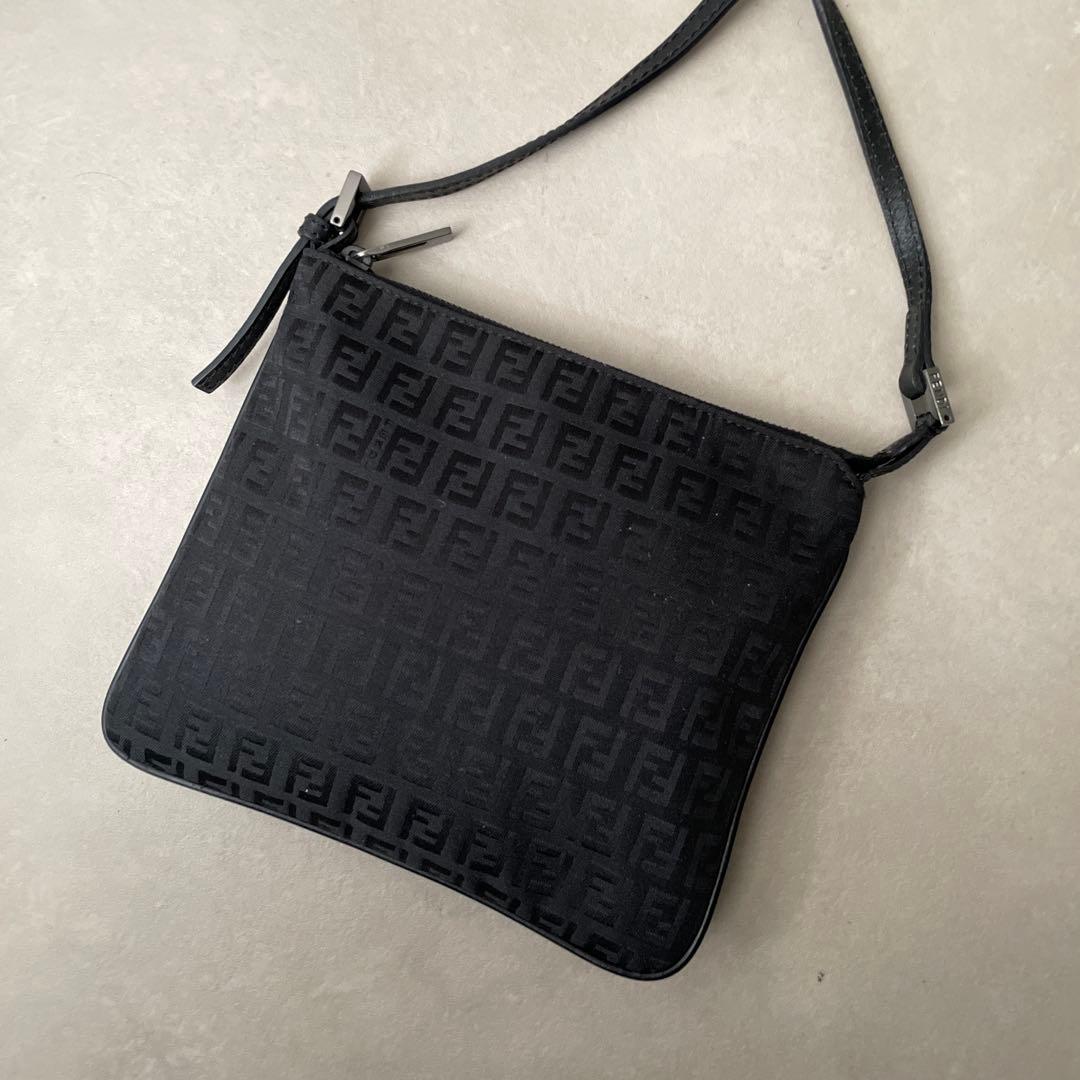 フェンディ FENDI キャンバス レザー ショルダーバッグ ブラック