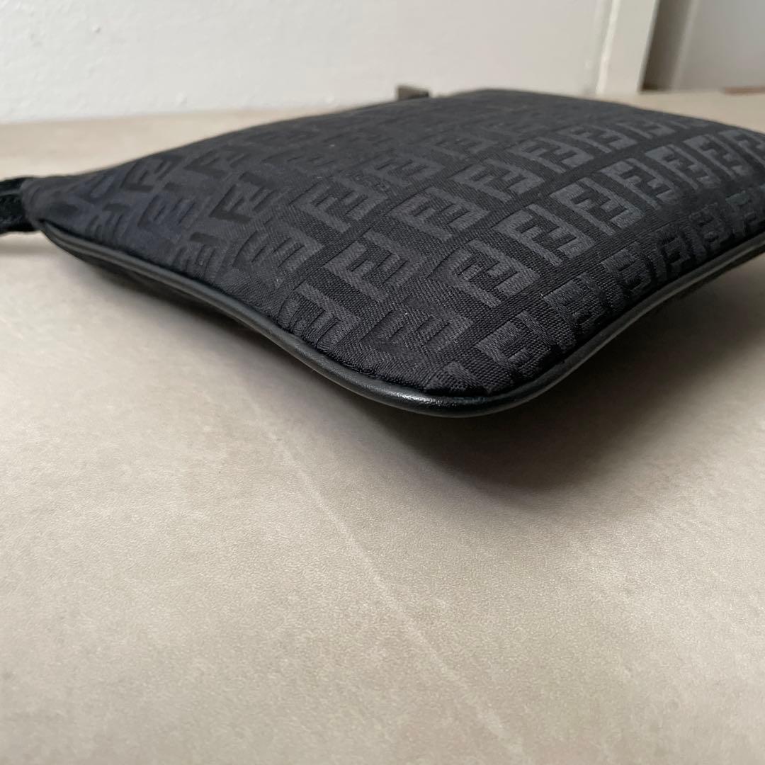 フェンディ FENDI キャンバス レザー ショルダーバッグ ブラック