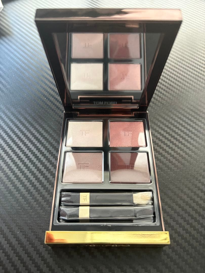 TOM FORD アイカラー クォード 27A ヴァージンオーキッド廃盤品