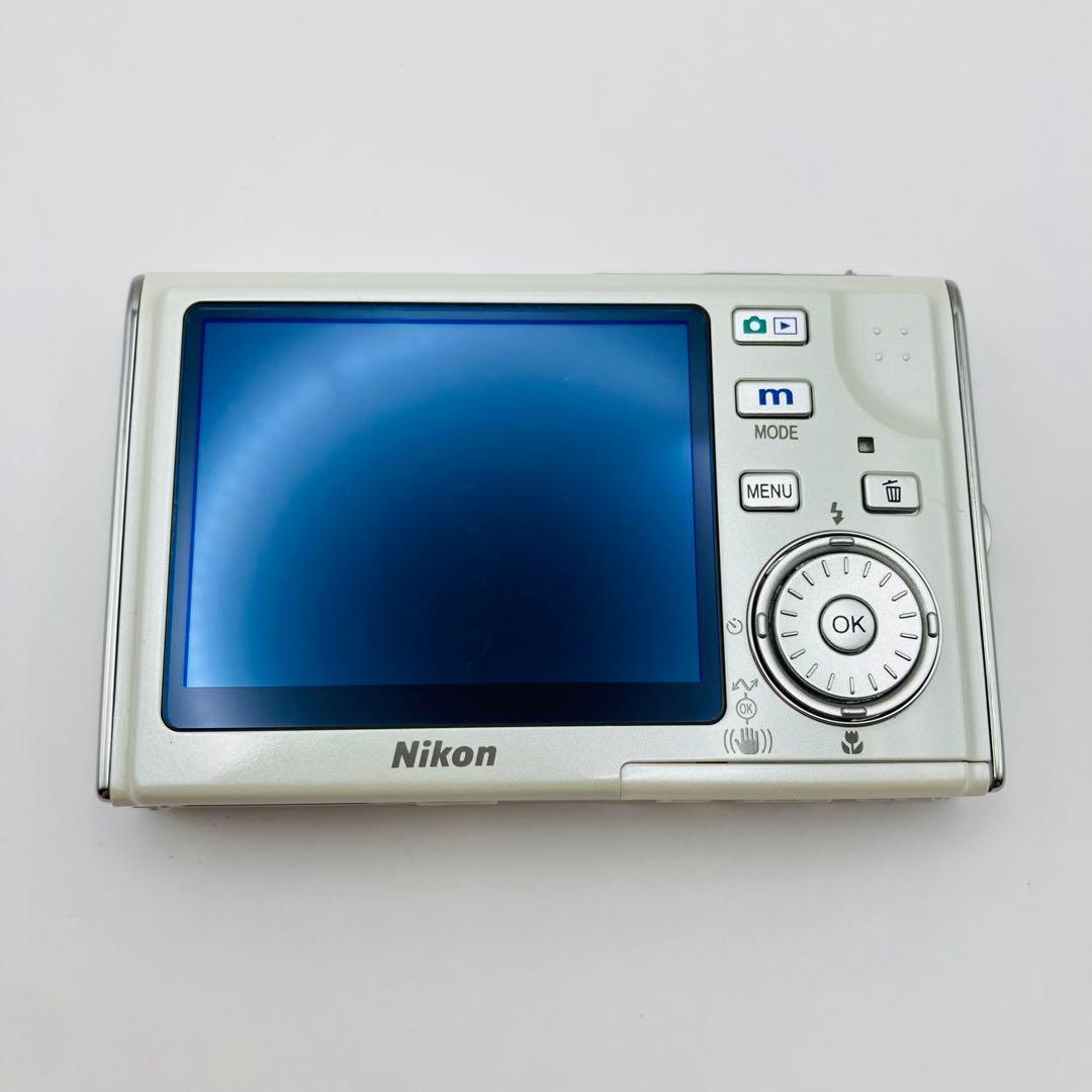 Nikon COOLPIX S8 コンパクトデジタルカメラ　ニコン　クールピクス