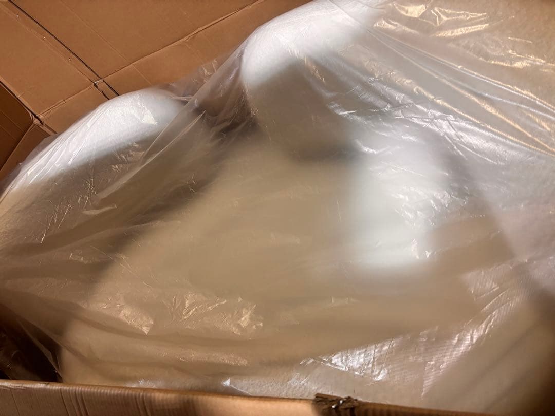 ホワイトファブリックソファ 曲線デザイン