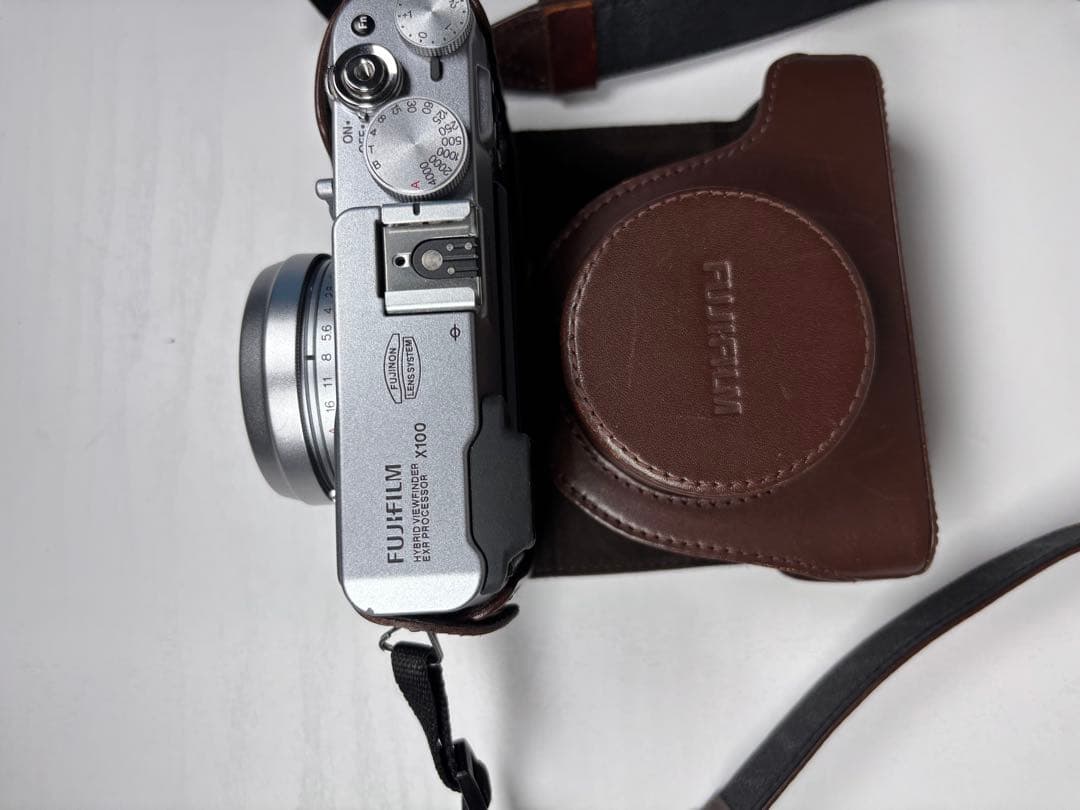 【極美品】富士フイルム X100 コンパクトデジタルカメラ