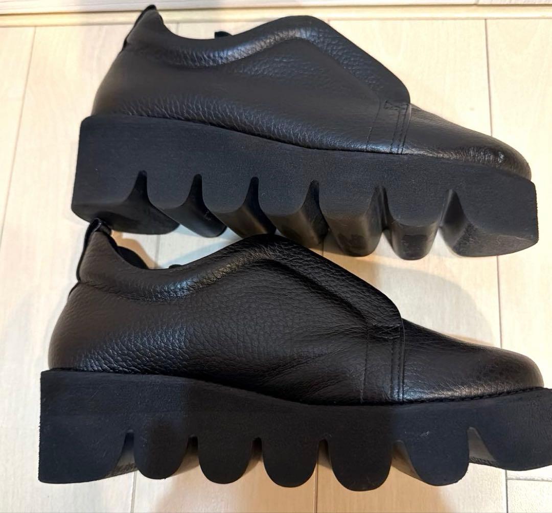 ヒルズアベニュー　スリッポン　《シドニー》22.5cm