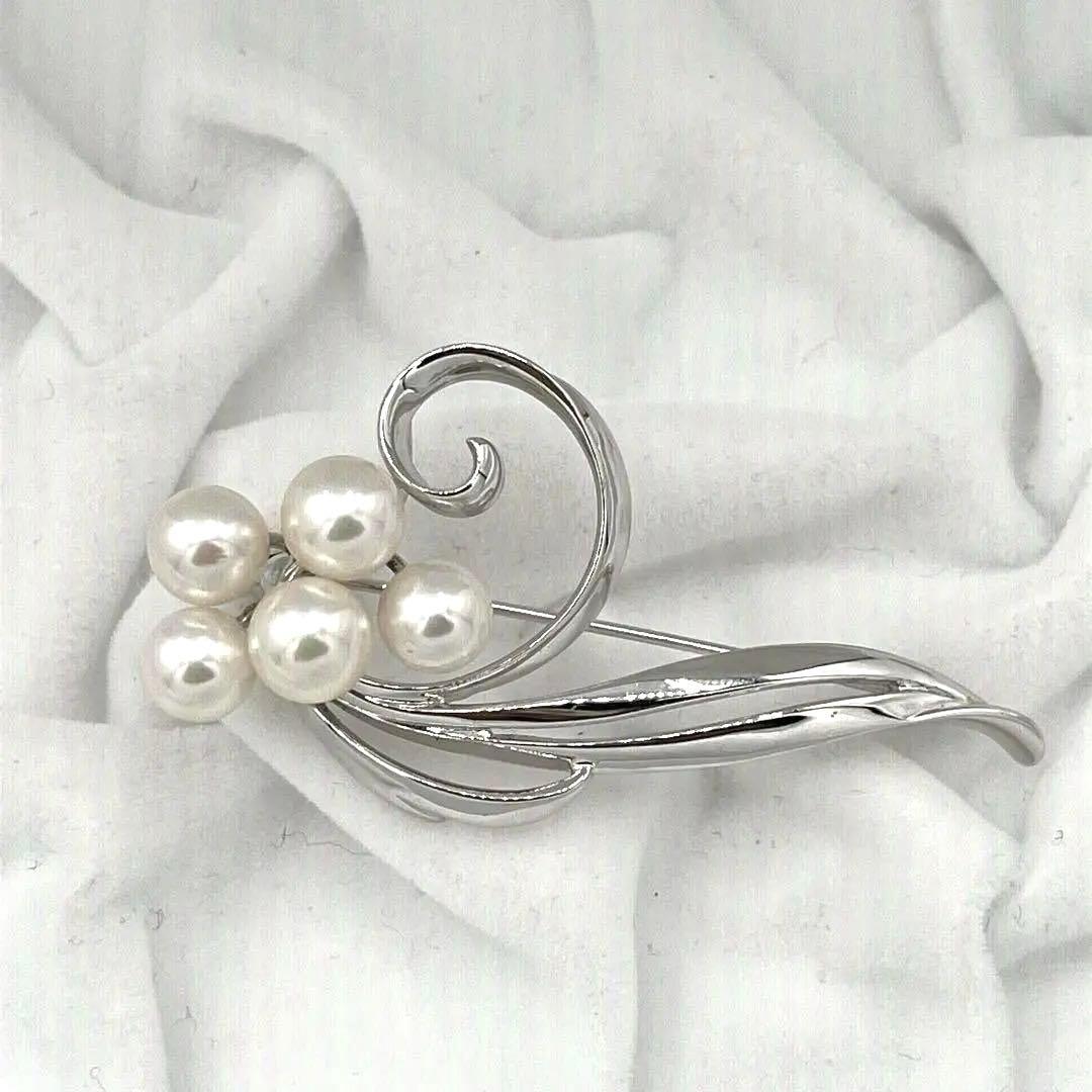☆美品☆ミキモト　5珠　シルバー　ブローチ　皇室御用達ブランド