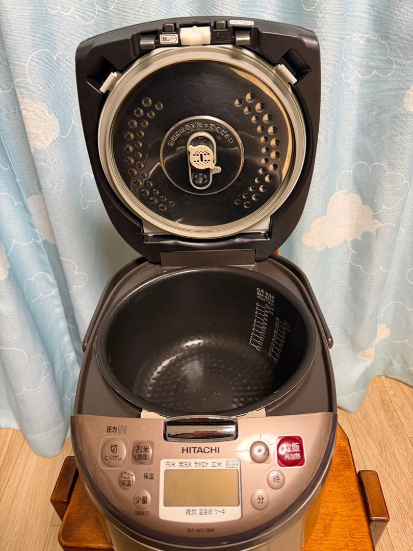 日立 大容量 圧力IH炊飯器 1升炊き 黒厚鉄釜 ライトブラウンRZ-WG18M