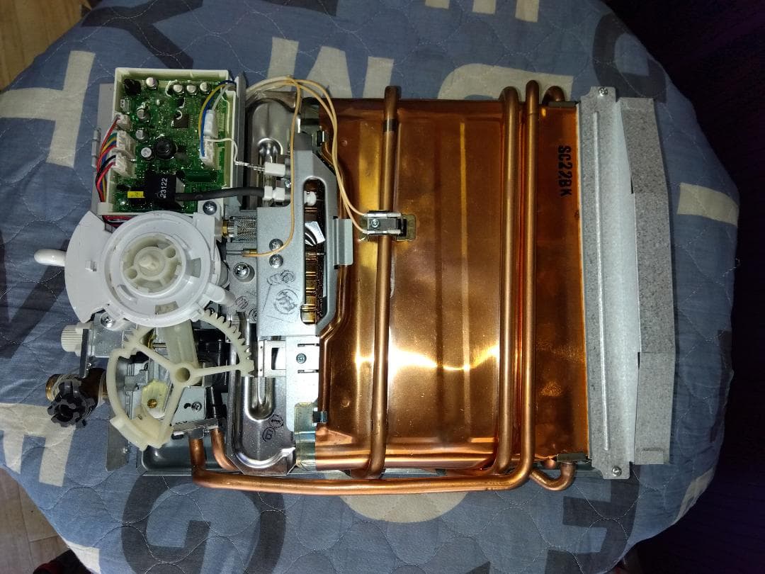 1593★パロマガス湯沸かし器、２０２４年製、ＬＰガス用