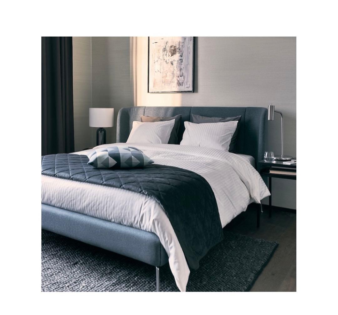 ベットフレーム　マットレス