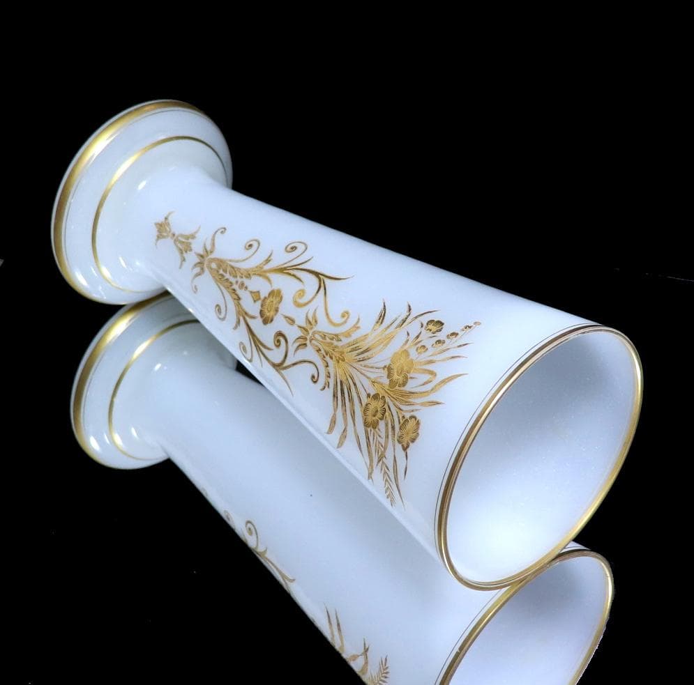 オールド・バカラ 最高級 純白 オパーリンクリスタル製 金彩 大型花瓶 30cm