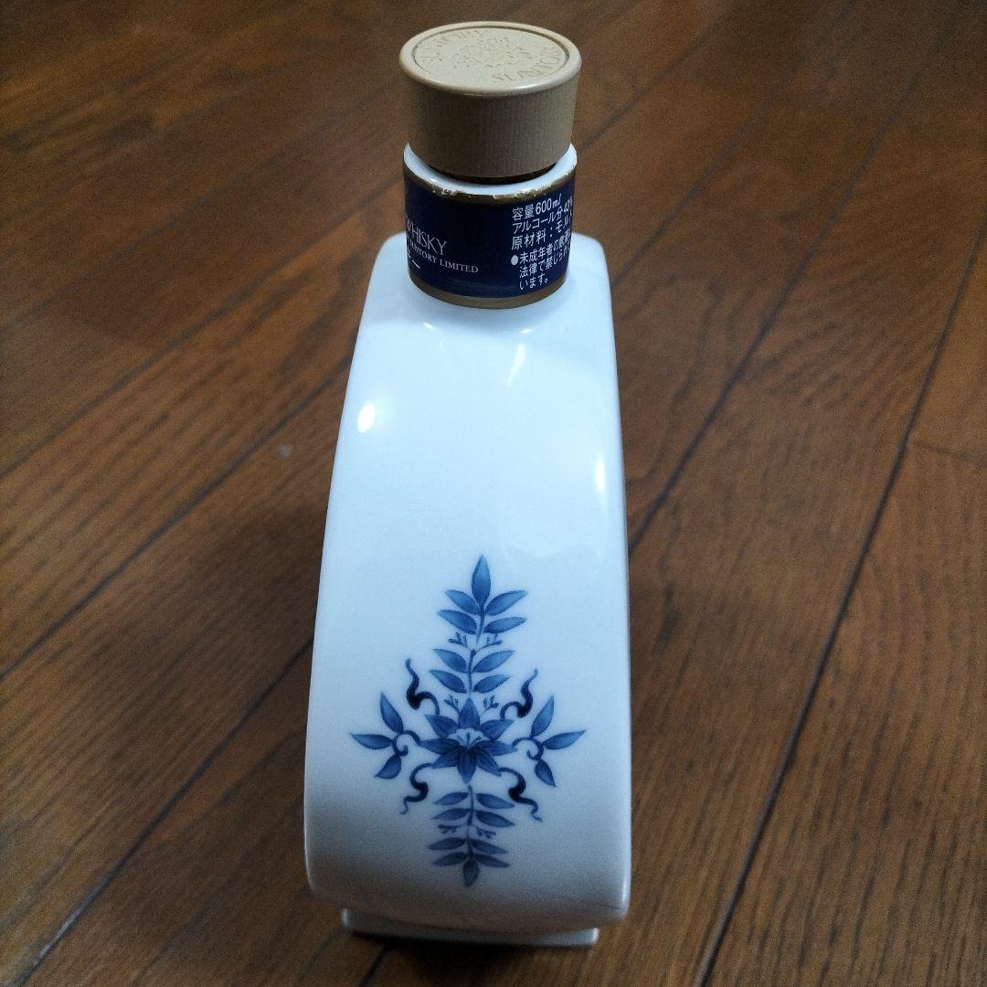 空き瓶サントリーピュアモルトウイスキー 山崎12年 有田焼〈染付竹寅文皿型瓶〉