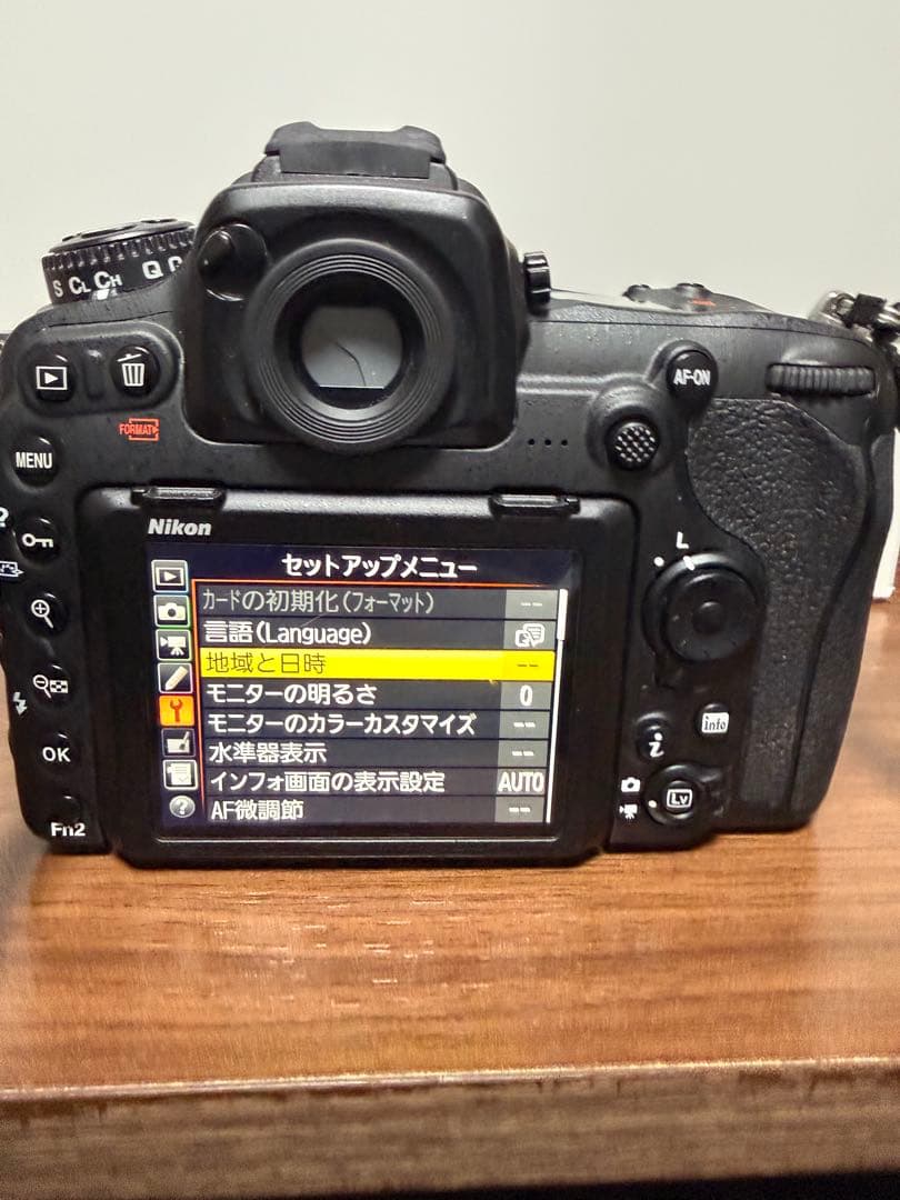 Nikon デジタル一眼レフ、バッテリー、レンズ