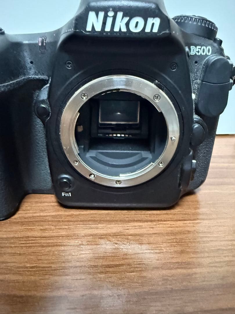 Nikon デジタル一眼レフ、バッテリー、レンズ