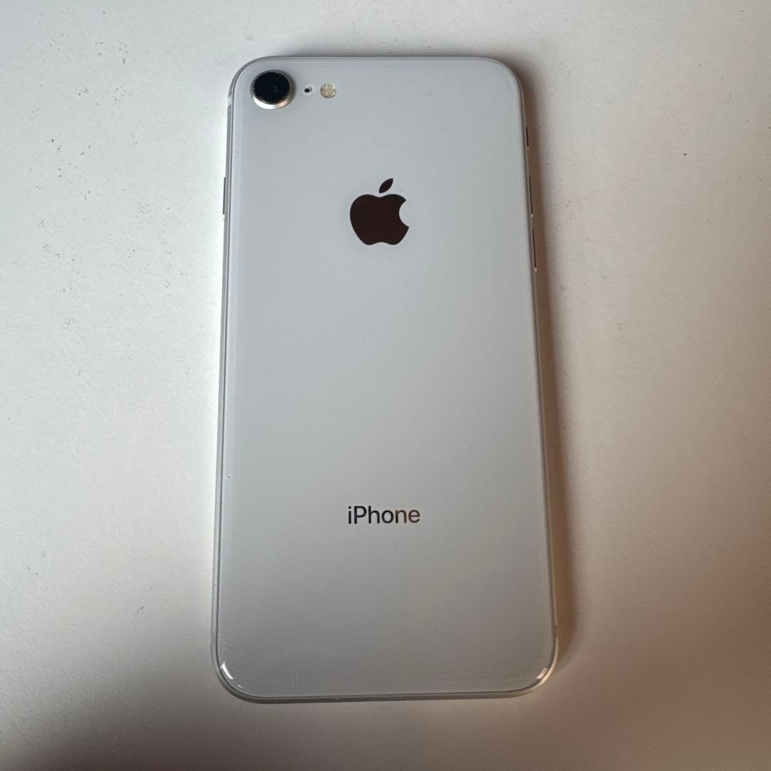 iPhone 8 64GB ホワイト　極美品
