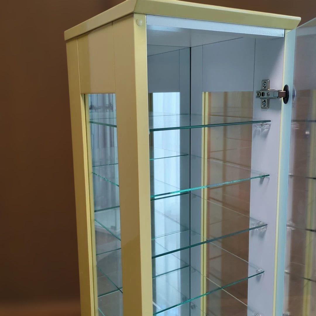 8棚板付きショーケース