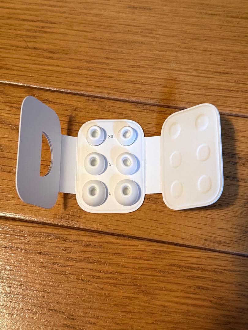 AirPods Pro（第2世代）　(型番:MQD83J/A)