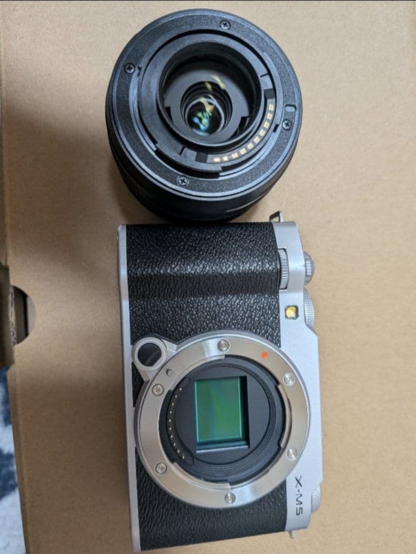 年末まで！Fujifilm X-M5 ミラーレスカメラ　レンズキット　シルバー