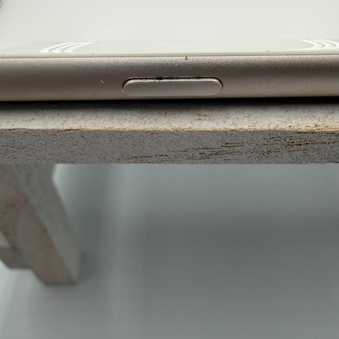 iPhone SE第3世代 64GB スターライト 410