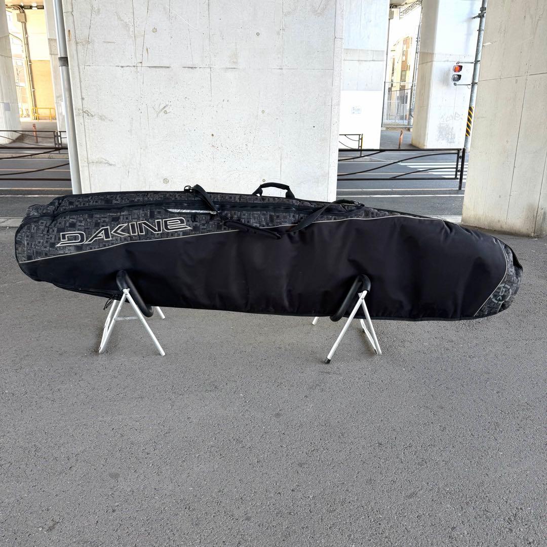 中古美品　DAKINE サーフボード　ケース　ハード　黒　7’7ftまで収納可能