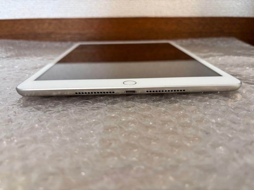 apple iPad 第7世代　32GB Wifi モデル