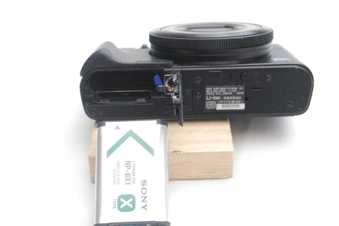 SONY CyberShot DSC-RX100 (良品）