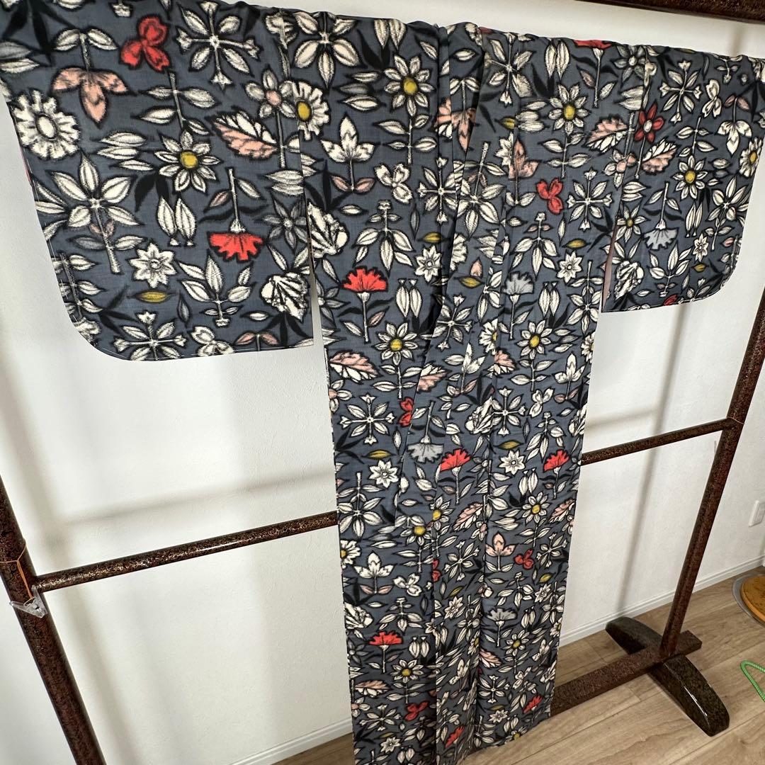 しつけ付　正絹　袷　着物　和装　銘仙　グレー　花柄 レトロ 153 アンティーク