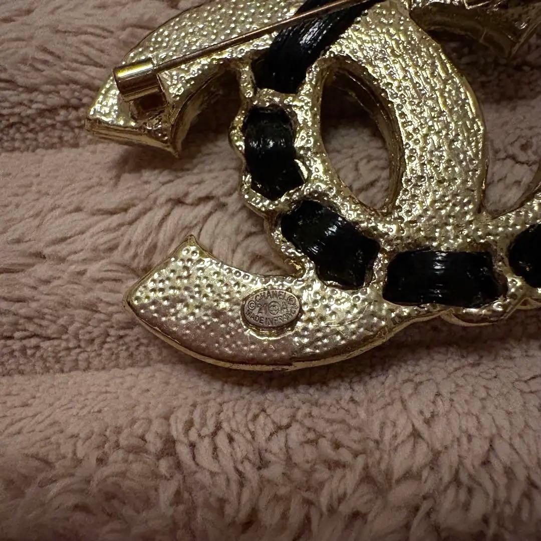 CHANEL シャネル　ブラック　ホワイトパール　バイカラー　ブローチ