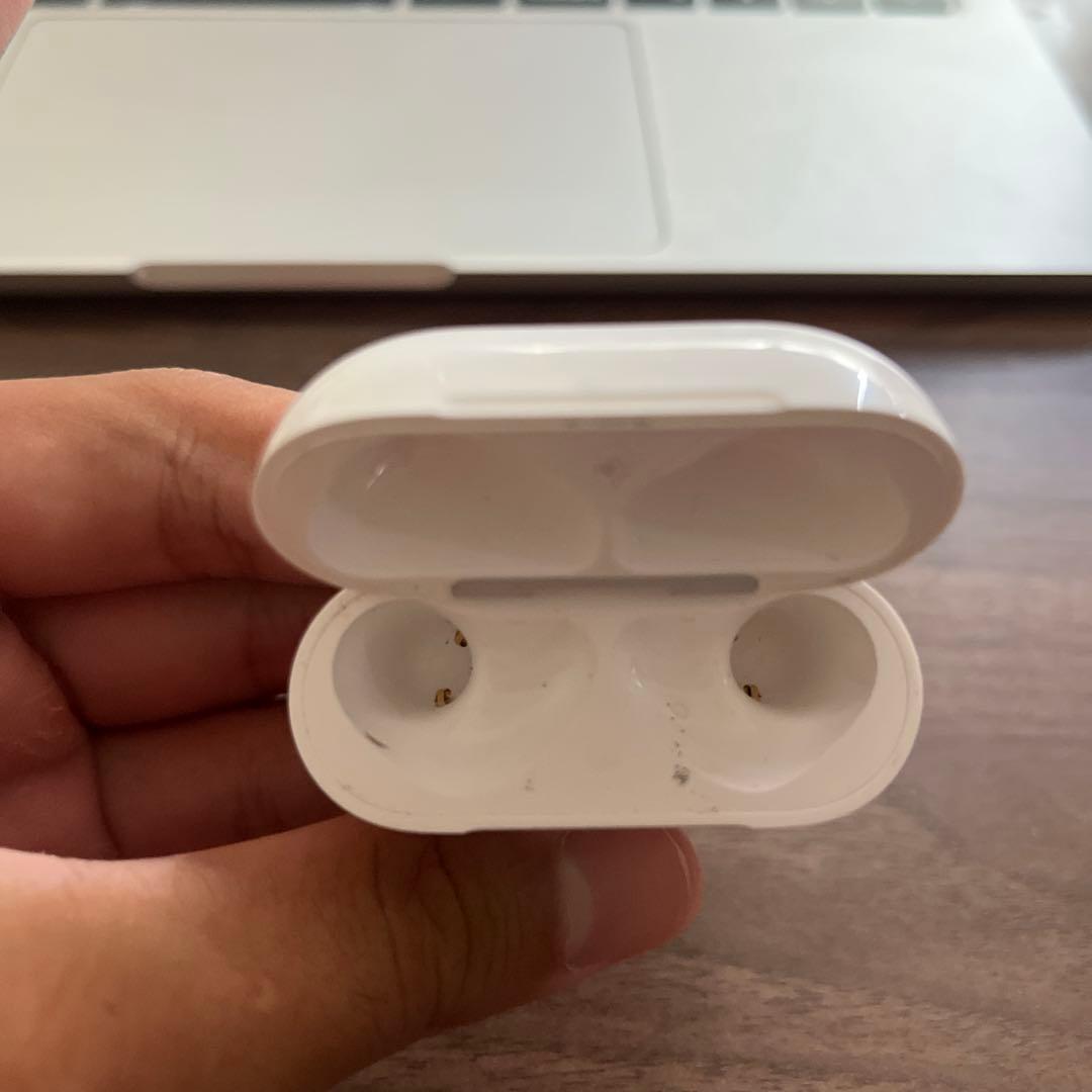 ホワイト イヤホンケース