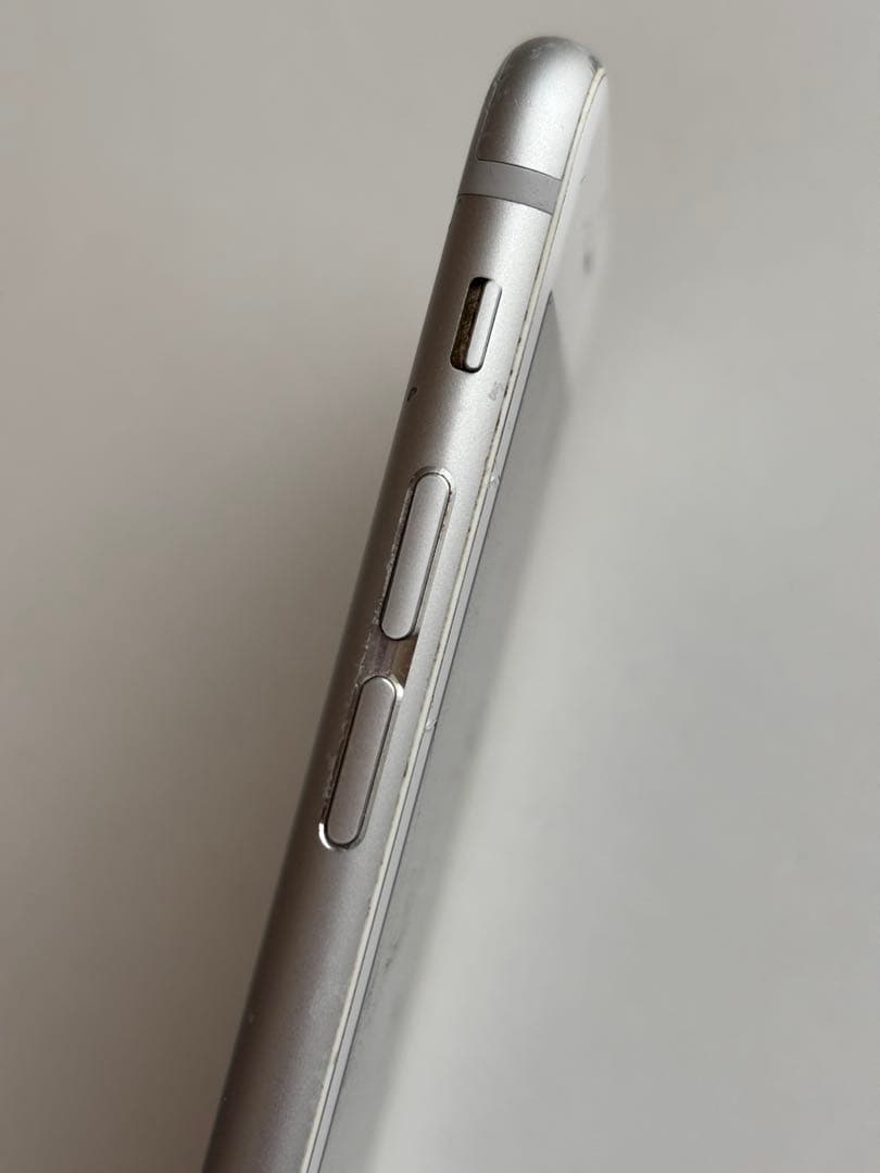 iPhone 6s シルバー 本体 ひび割れあり