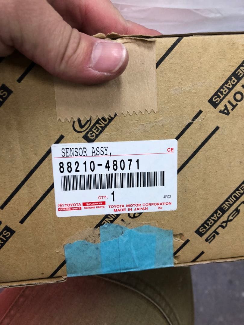 トヨタ 純正　88210-48071 プリウス　ハリアー　ミリ波レーダー