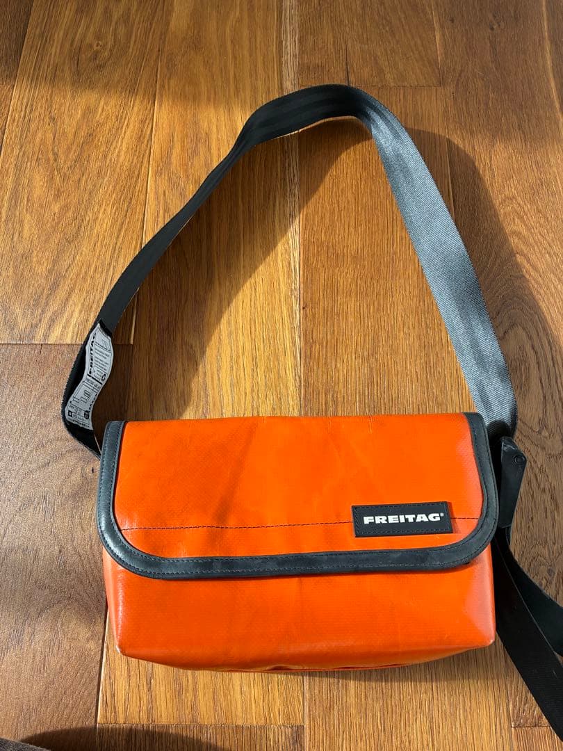 FREITAG オレンジ メッセンジャーバッグ