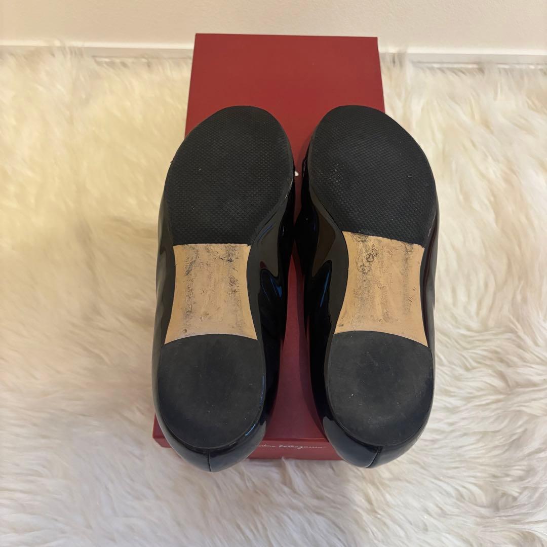 週末セール！Ferragamo フラットシューズ ヴァリナ ブラック