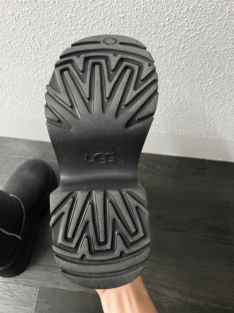 靴 UGG 2025AW ESMEE LEATHER BOOT