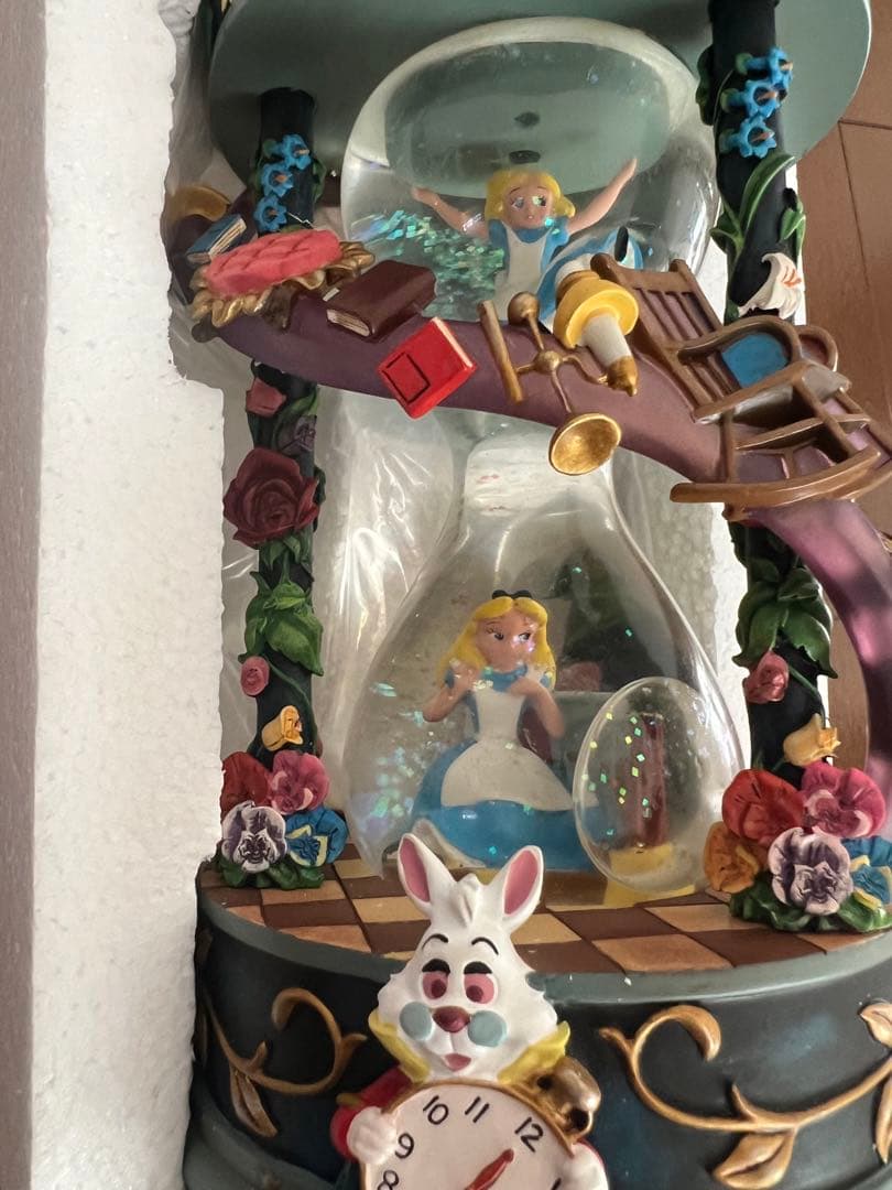 激レア！　新品　未使用品　不思議の国のアリス　スノードーム  オルゴール