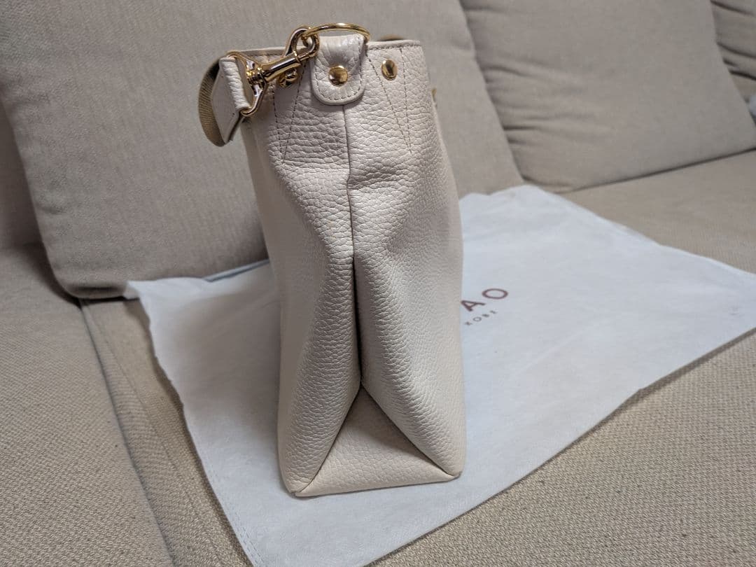 ATAO ホワイト ショルダーバッグ