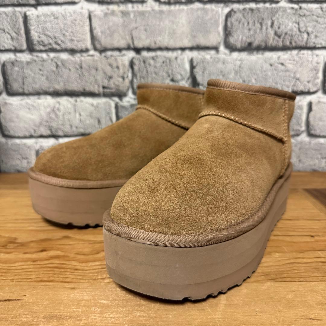 靴 UGG W CLASSIC ULTRA MINI PLATFORM 25cm
