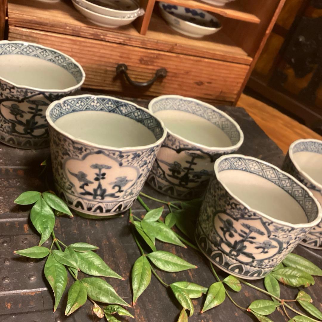 A1044 古伊万里　花唐草　窓絵菊紋様　蕎麦猪口　向付　1客