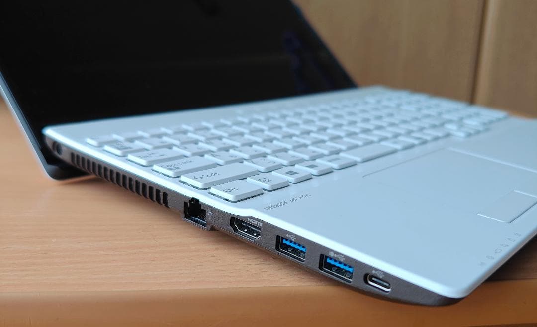 Fujitsu Lifebook高スペックノートパソコン