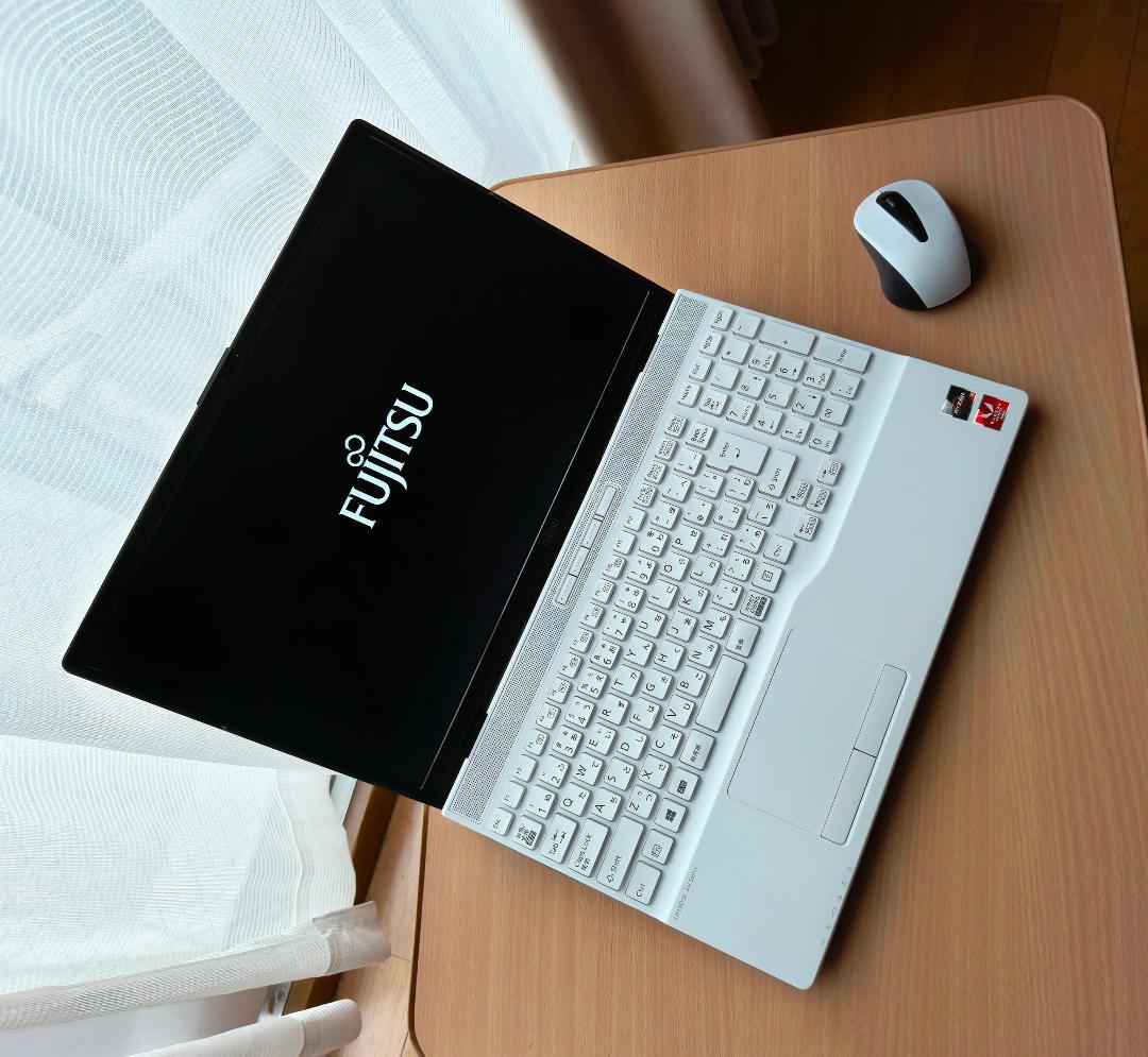 Fujitsu Lifebook高スペックノートパソコン
