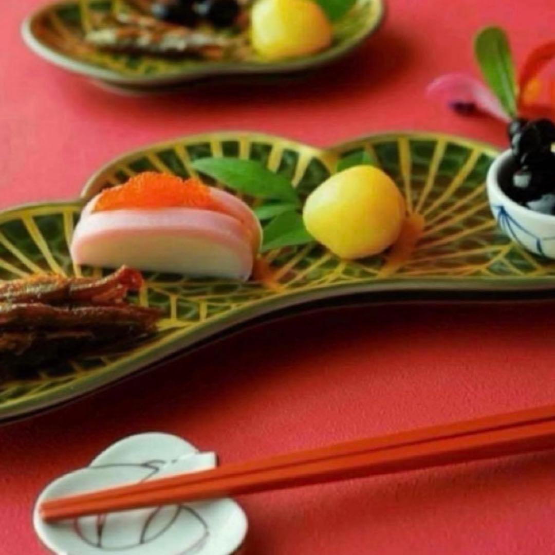 【新品】【大人気】有田焼幸楽窯 錦茶緑金松葉形前菜皿3枚セット　縁起物