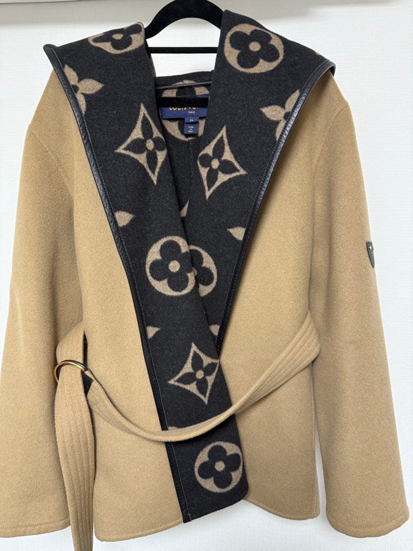 LOUIS VUITTON 34 シグネチャーショートフーデッドラップコート