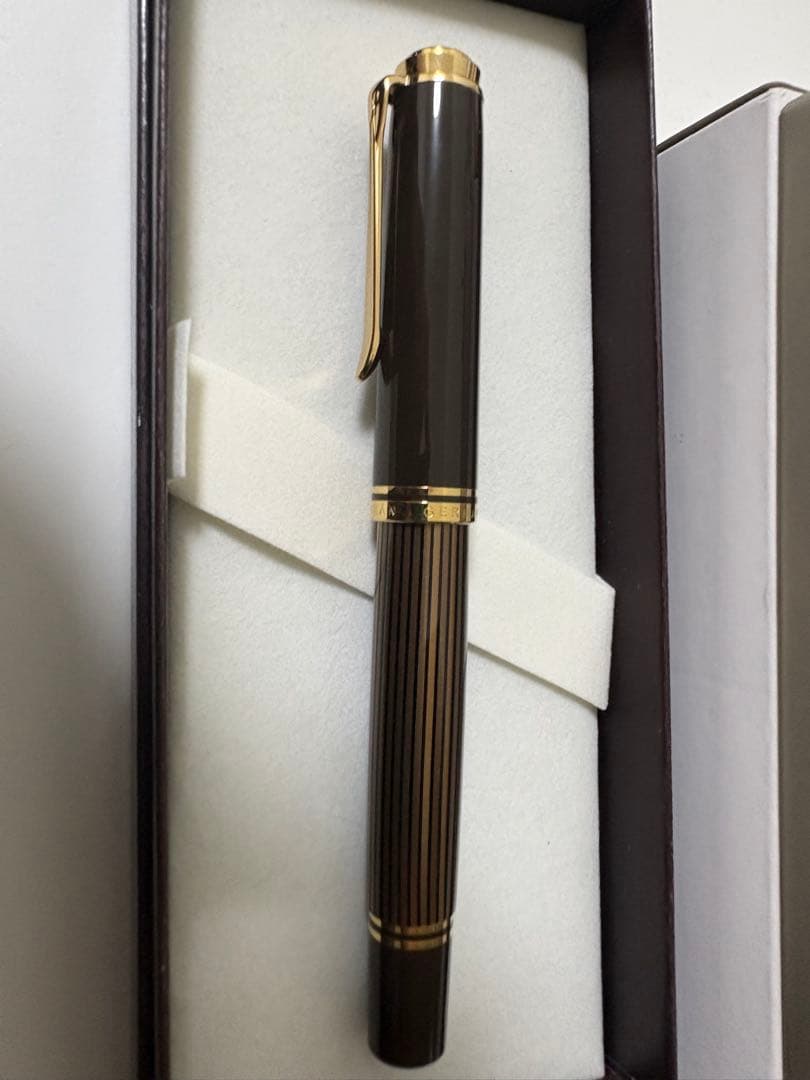 Pelikan スーベレーンm800ブラウンブラック万年筆。字幅EF
