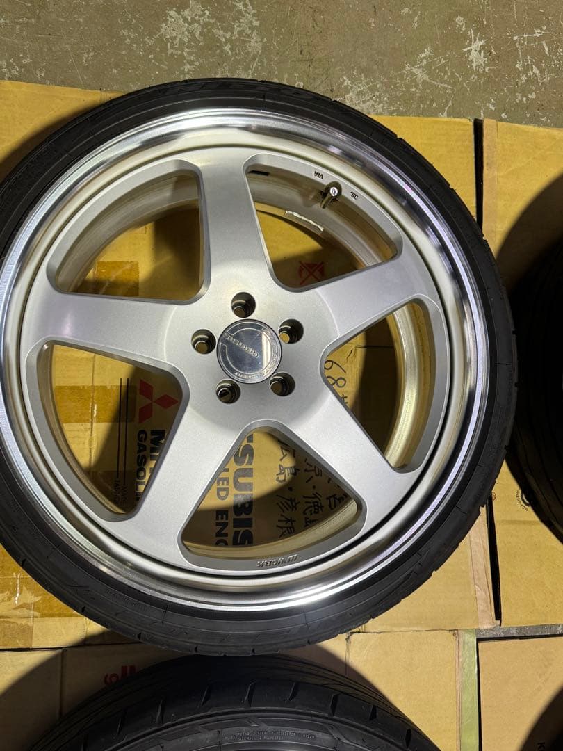 ワーク　グノーシス　19インチ　30系プリウス　215/35R19 ナット付き