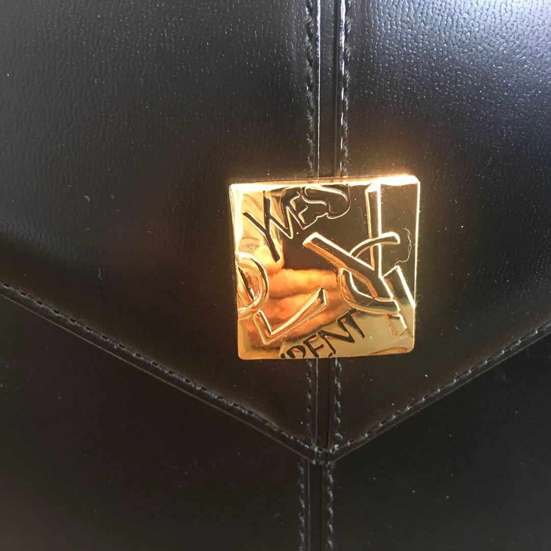 Yves Saint Laurent 黒 レザーハンドバッグ