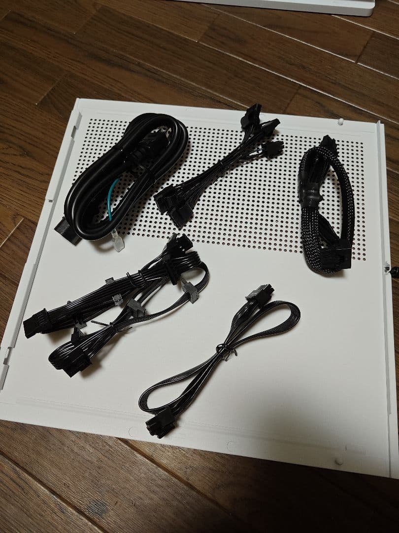 Fractal Design Ridge PCIe 4.0 白　コルセア電源付き