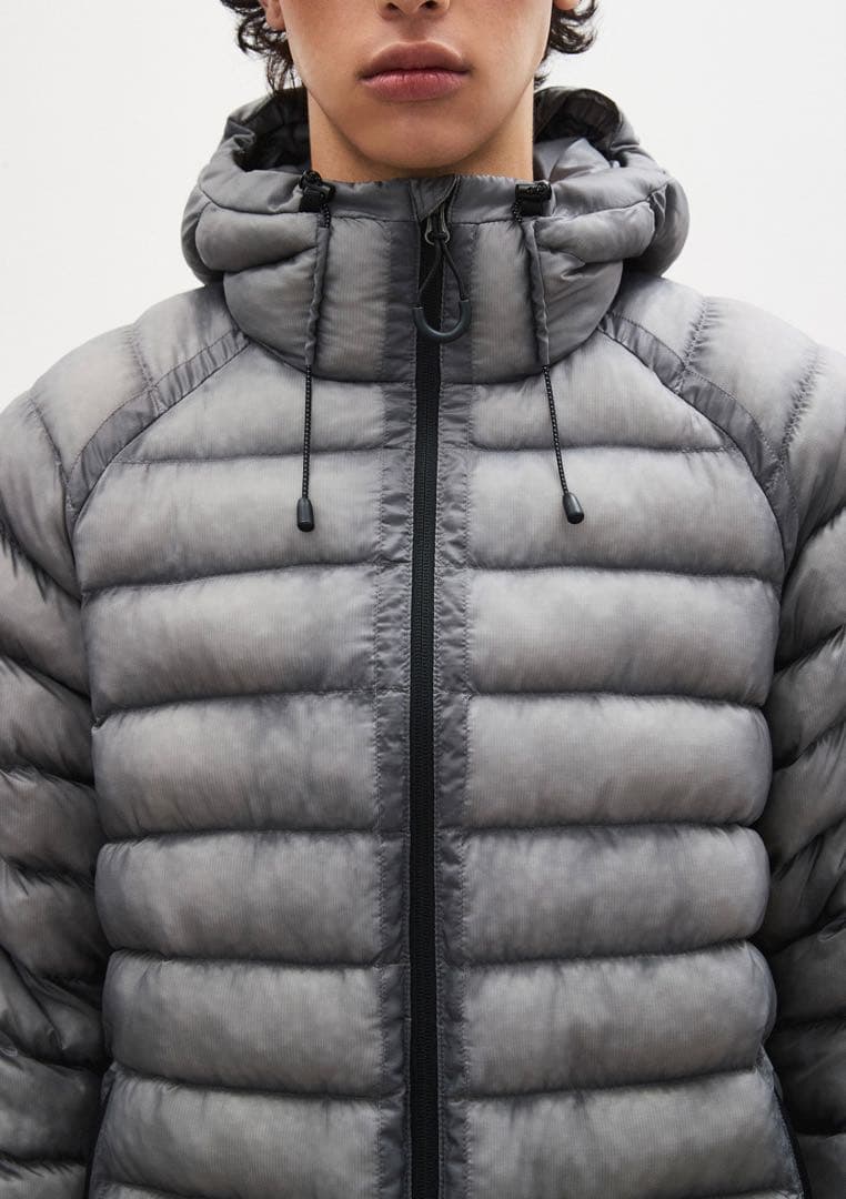 SUARE スアレス　ライトシアシェルダウンジャケット　韓国限定モデル