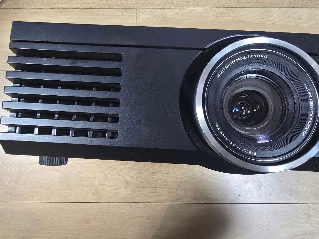 Panasonic TH-AE3000　ホームシアター　プロジェクター本体