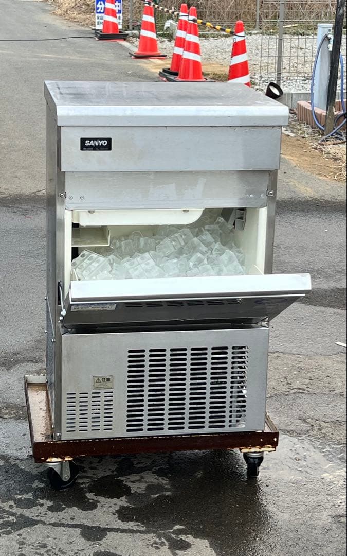 うらちゃん 　全自動製氷機SIM-S3500