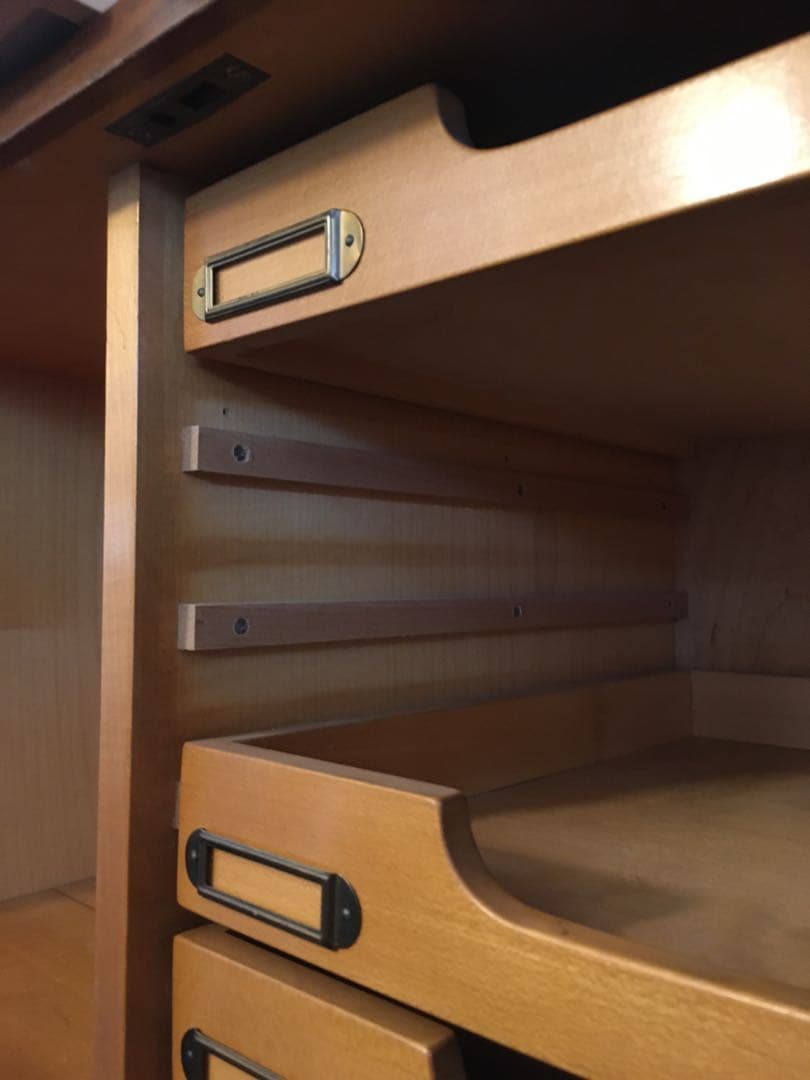 デンマーク　ビンテージ　脚付き蛇腹キャビネット　マホガニー　北欧ビンテージ