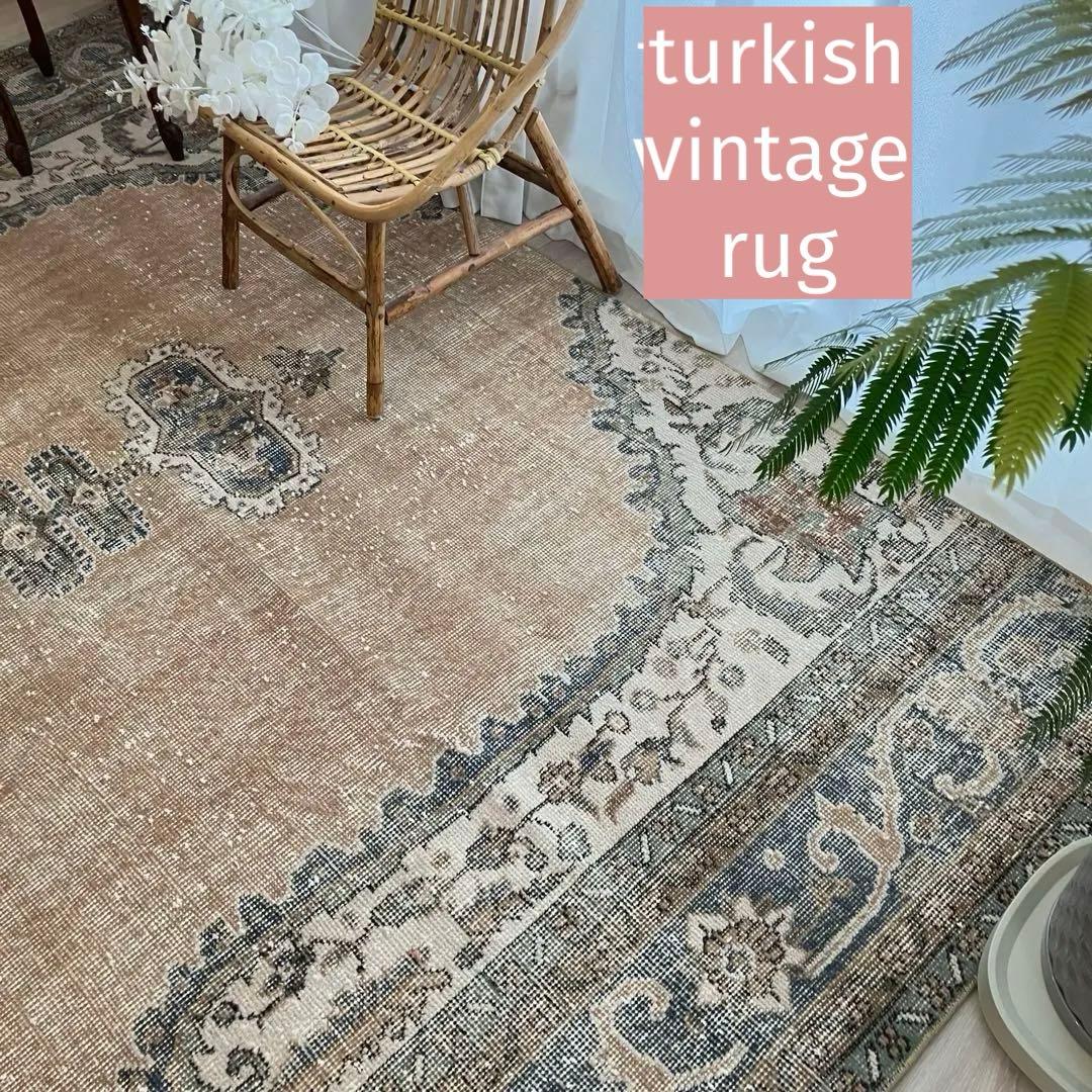 額縁メダリオン✳︎130×215コーラルピンク　ブルー　トルコヴィンテージラグ